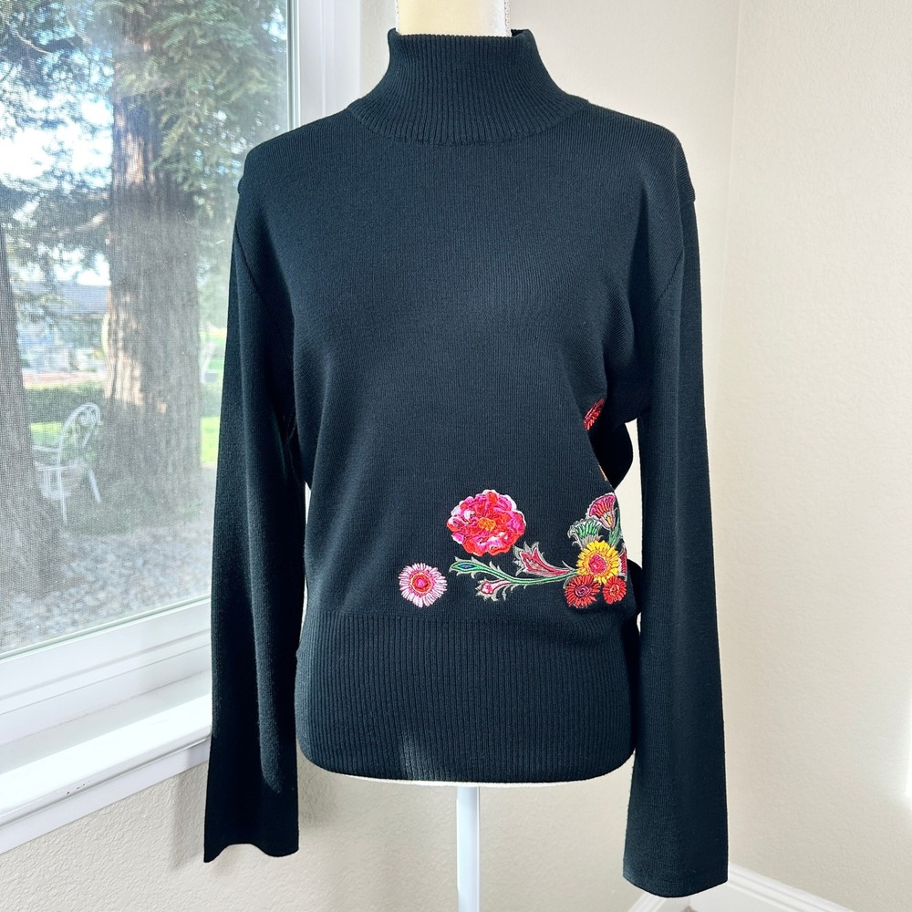 Bogner Mock Neck Floral Embroidered Sweater Womens M Wool Skiing Winter Resort